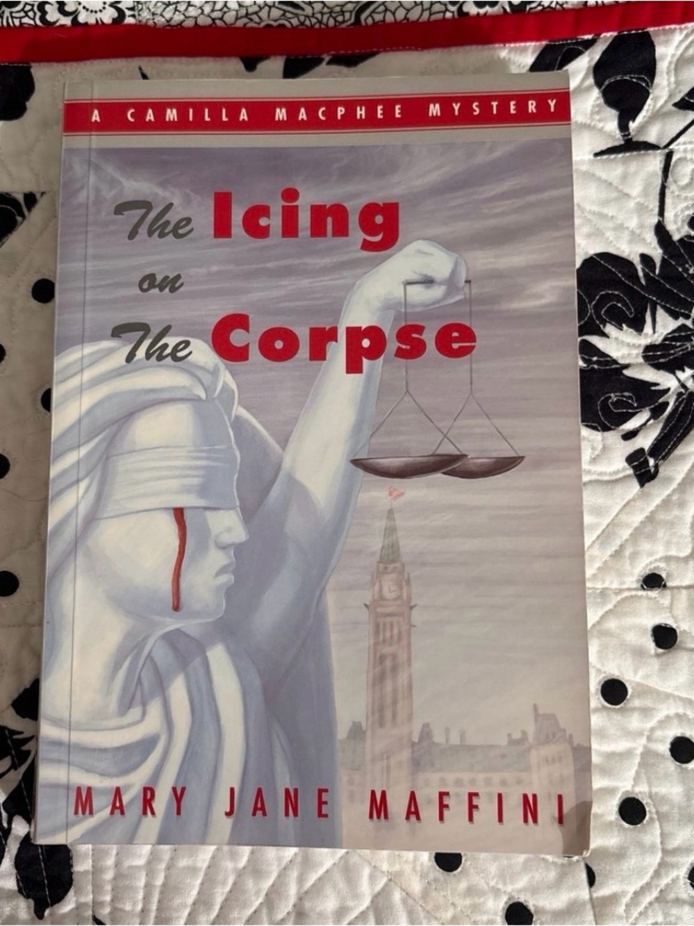 The Icing on The Corpse by Mary Jane Maffini